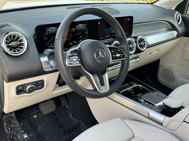 2023 Mercedes Benz EQB 300 4MATIC photo 16