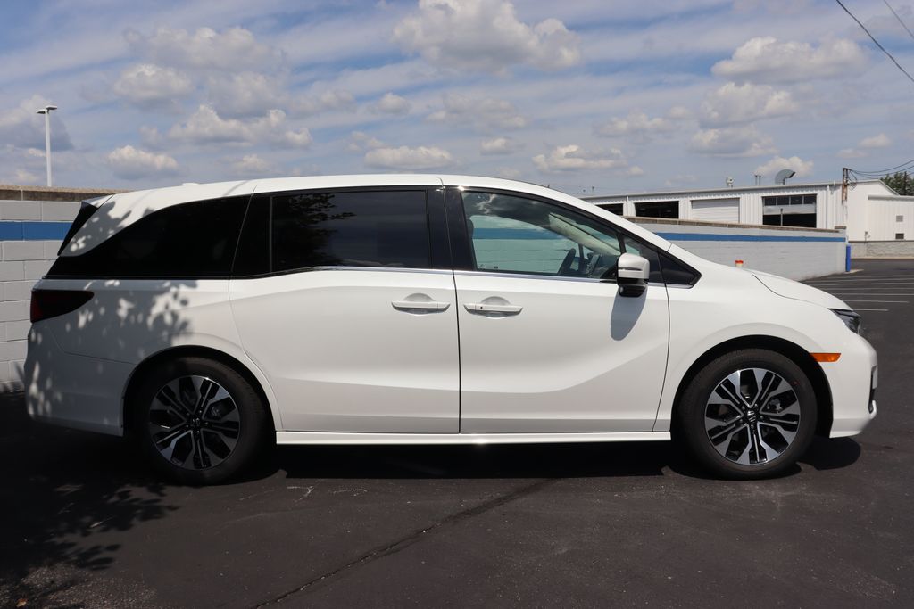 2026 Honda Odyssey Elite photo 5