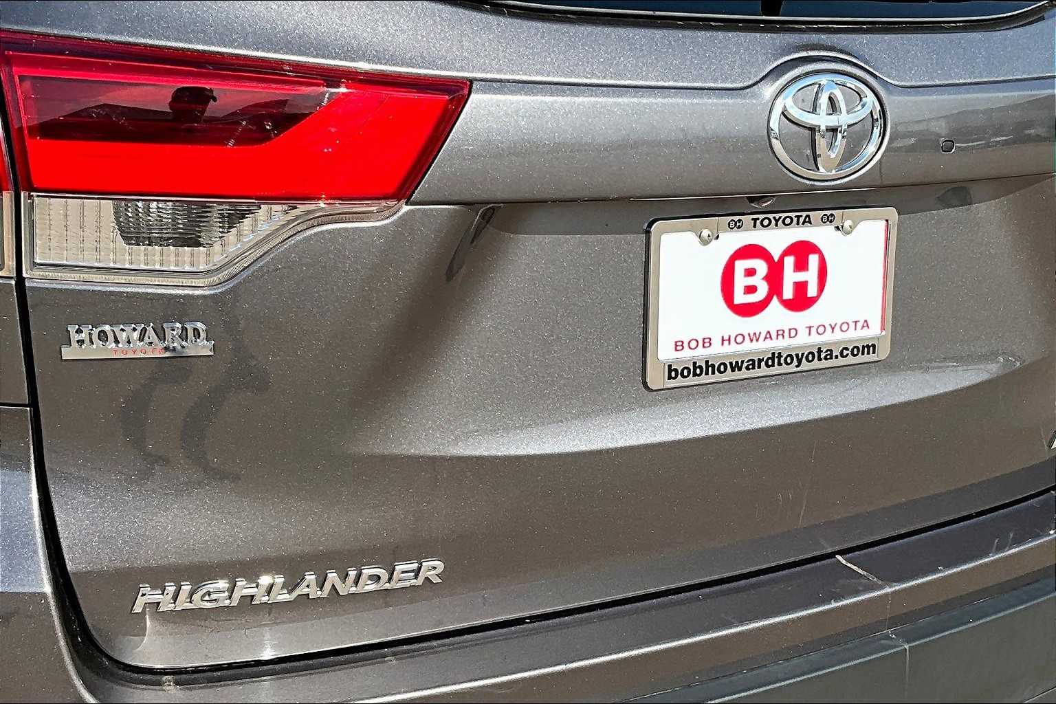 2017 Toyota Highlander LE Plus photo 28