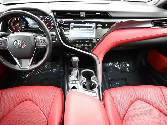 2020 Toyota Camry XSE photo 13
