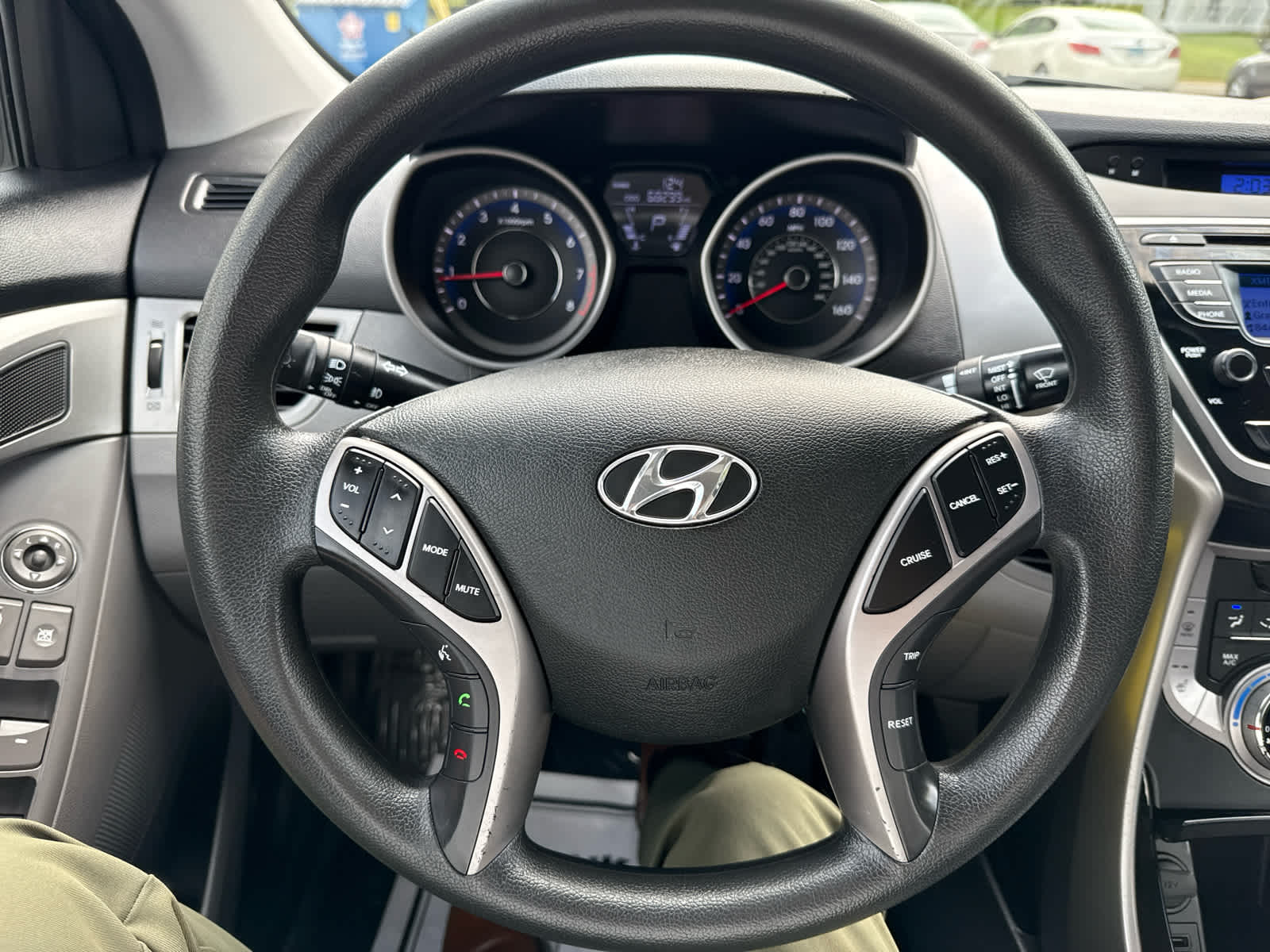 2013 Hyundai Elantra GLS photo 18