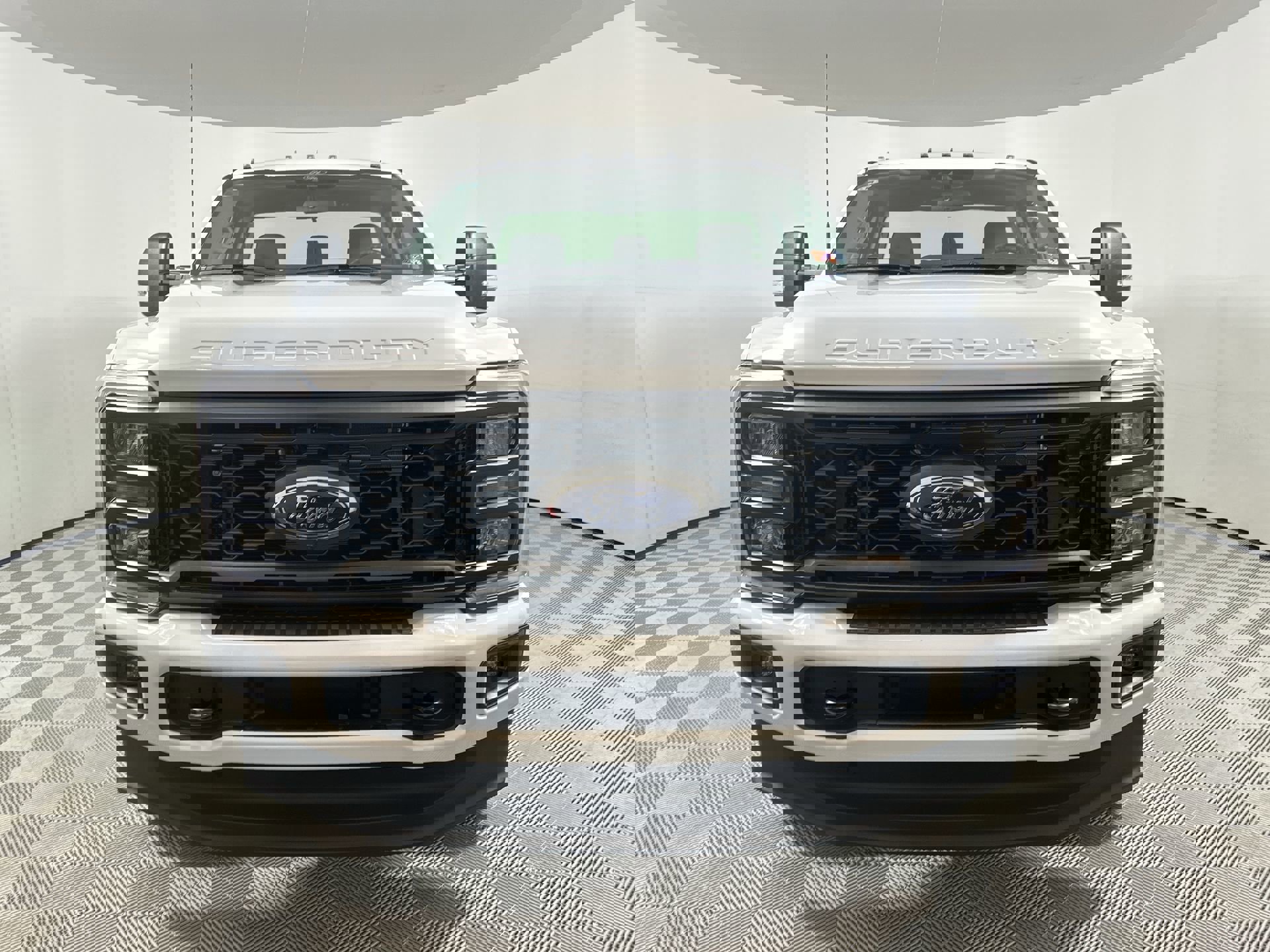 2025 Ford F-350 XL photo 3