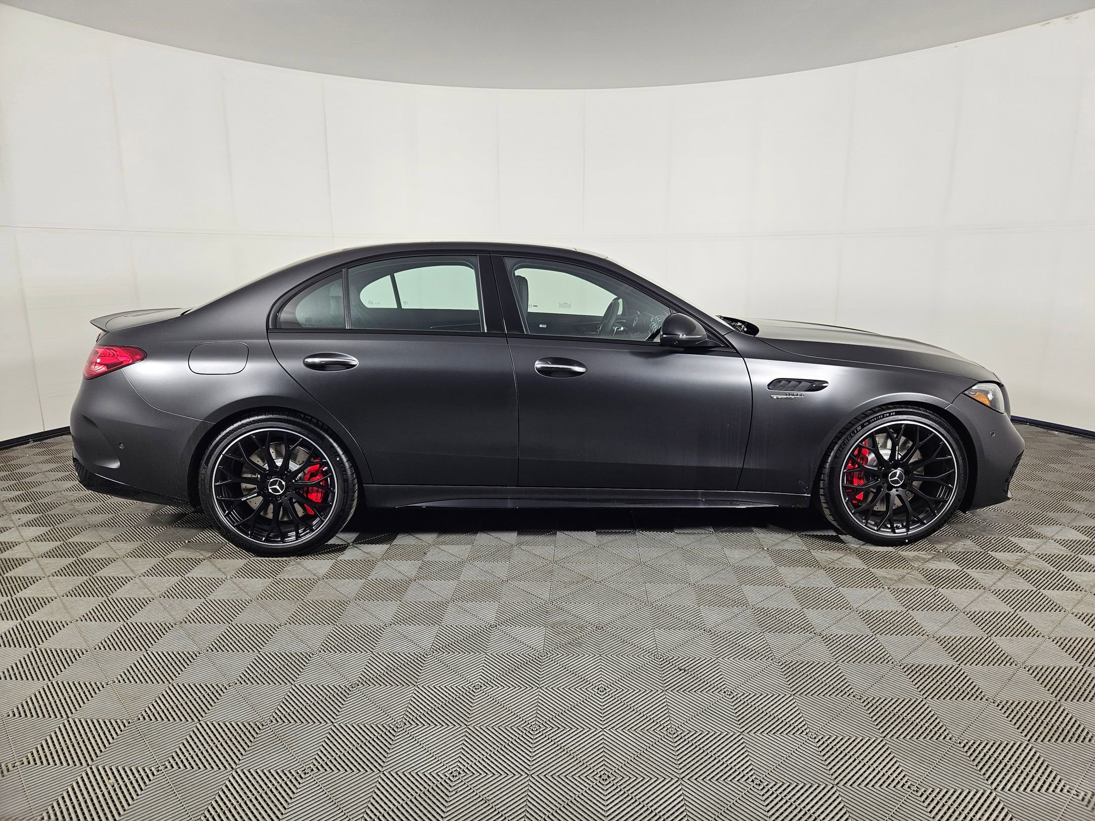 2025 Mercedes Benz C AMG 63 S E PERFORMANCE 4MATIC photo 6