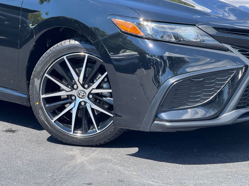 2023 Toyota Camry SE photo 4