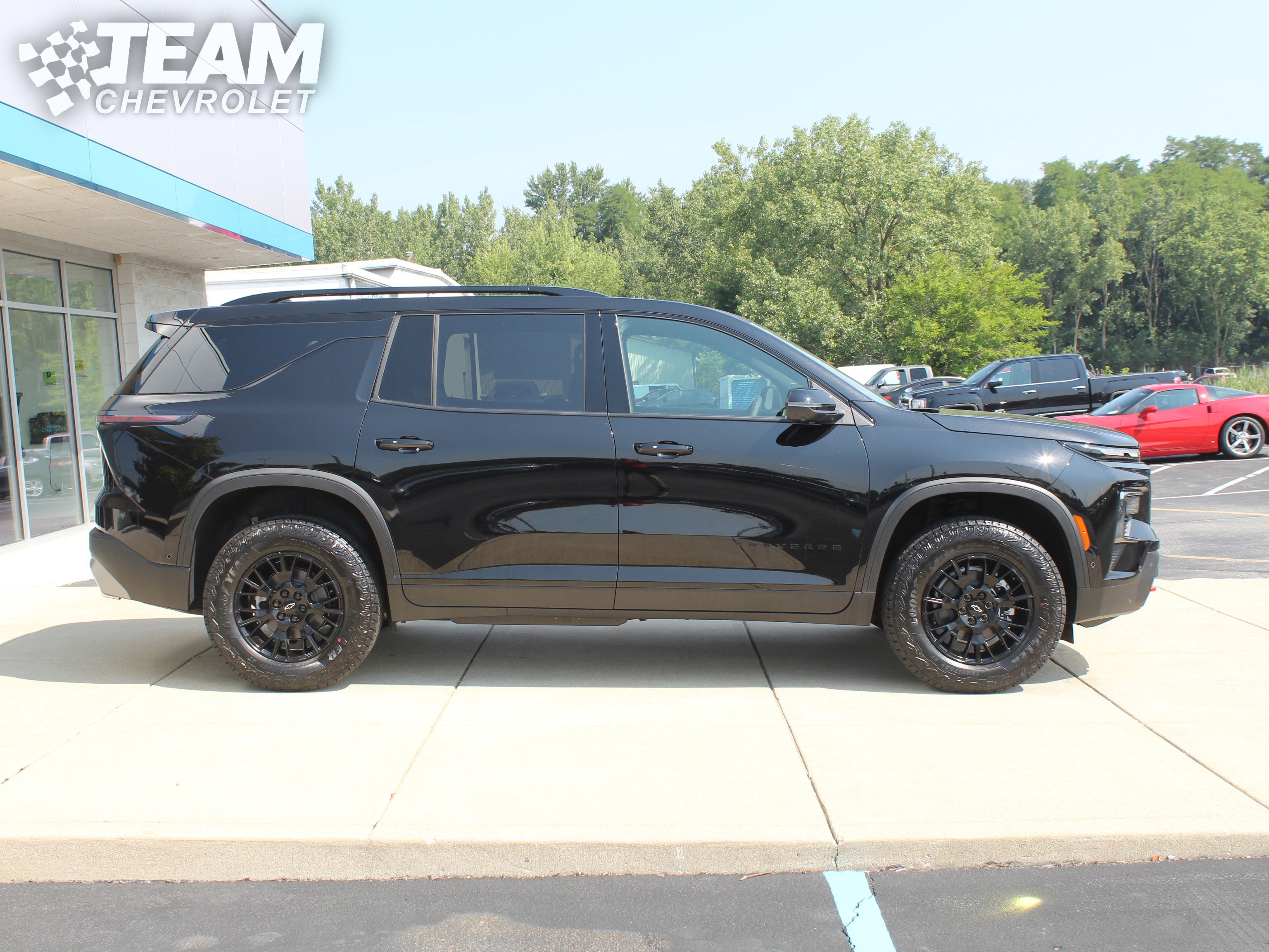 2026 Chevrolet Traverse Z71 photo 3