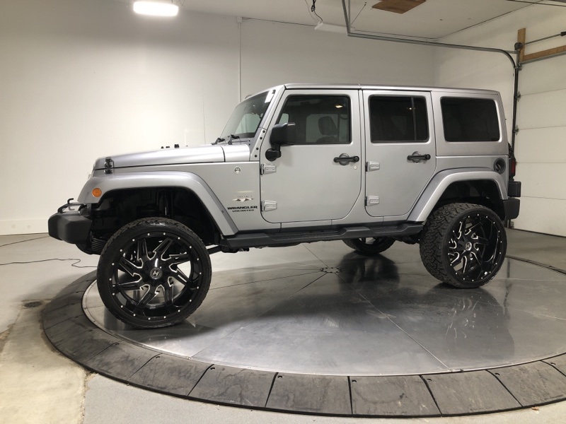2016 Jeep Wrangler Unlimited Sahara photo 4