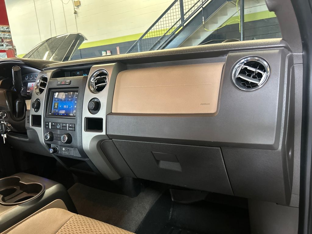 2012 Ford F-150 XLT photo 8