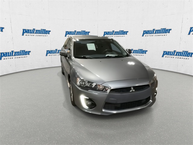 2016 Mitsubishi Lancer ES photo 3