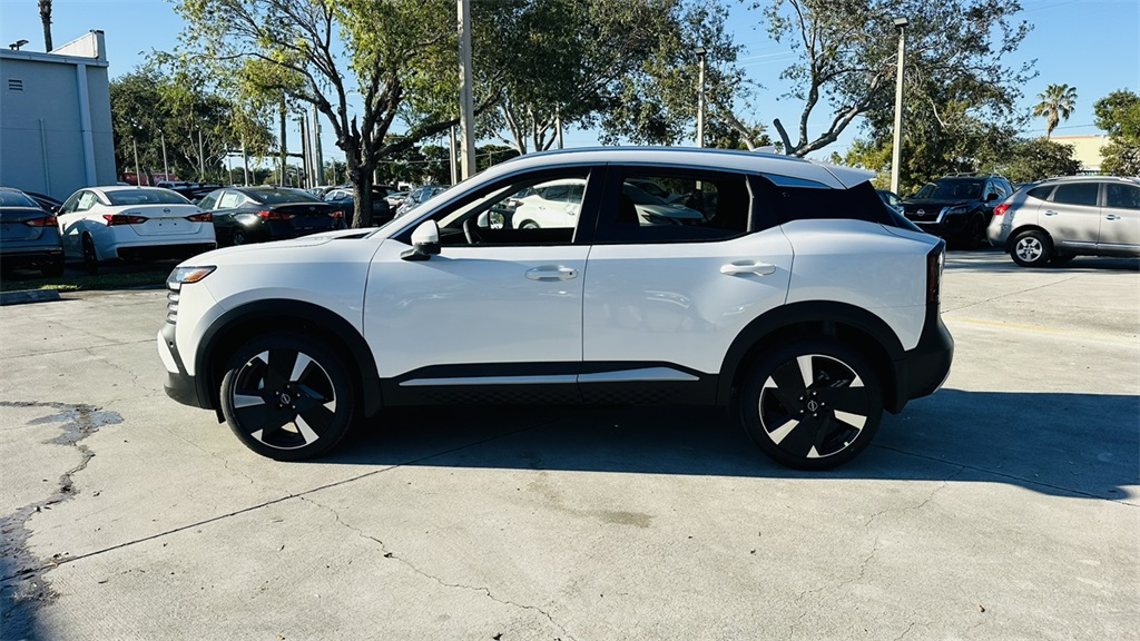2026 Nissan Kicks SR photo 3