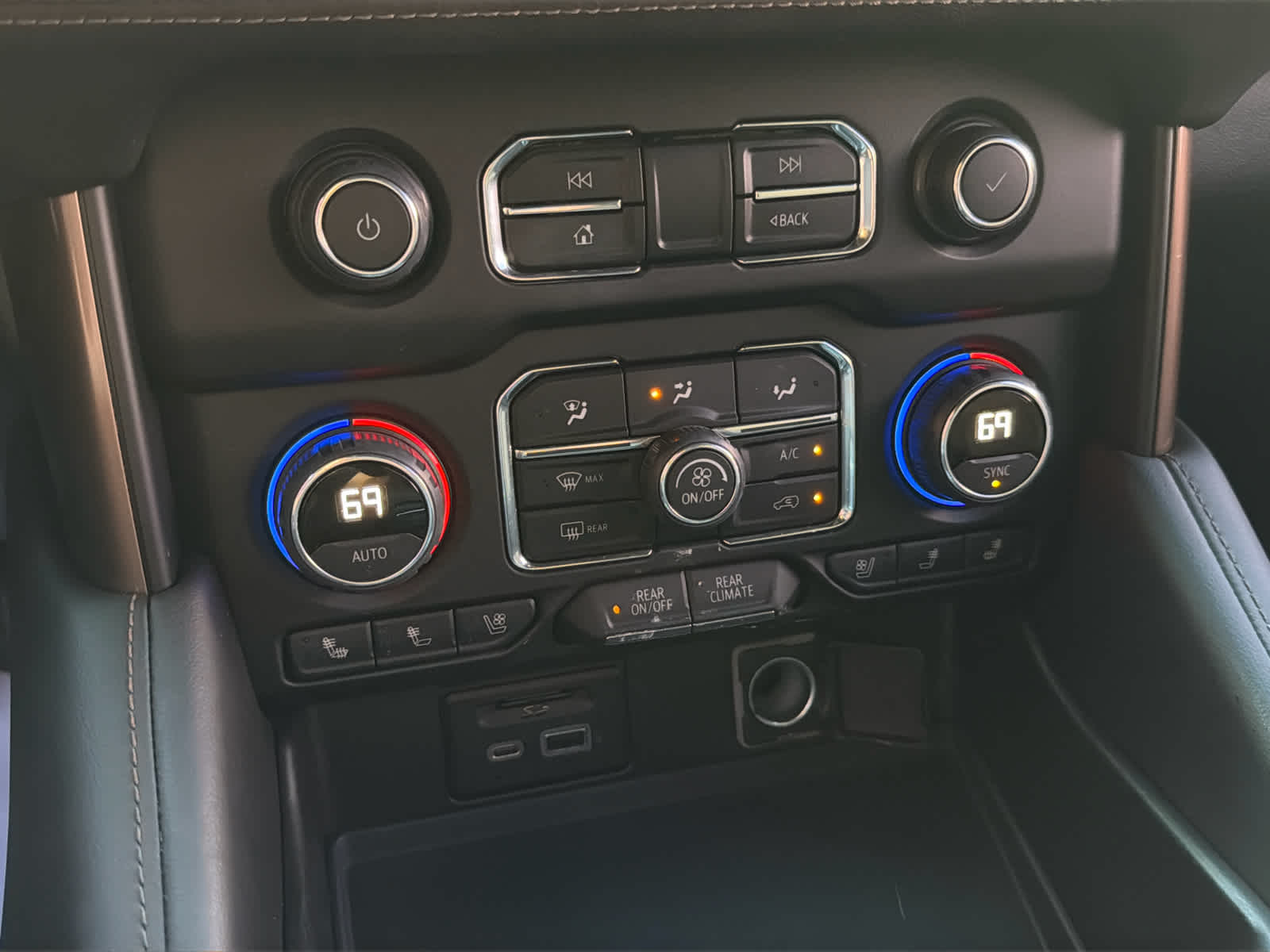 2021 Chevrolet Tahoe High Country photo 24
