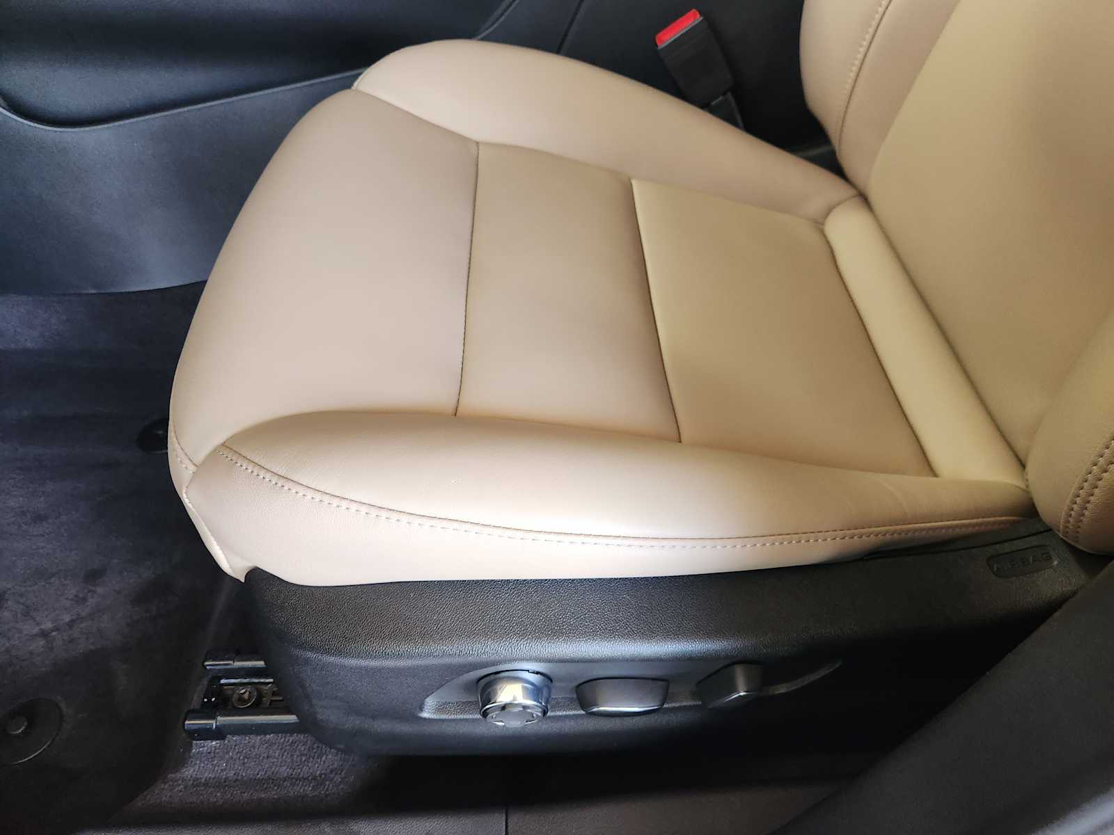 2025 Cadillac XT4 Premium Luxury photo 16