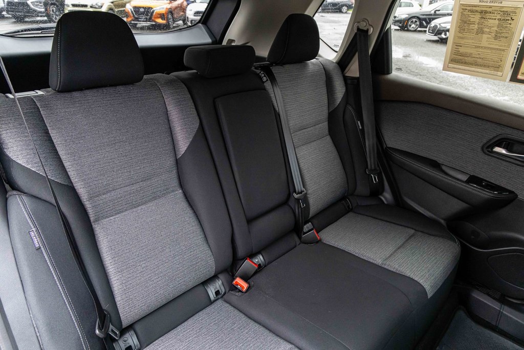 2023 Nissan Rogue SV photo 23