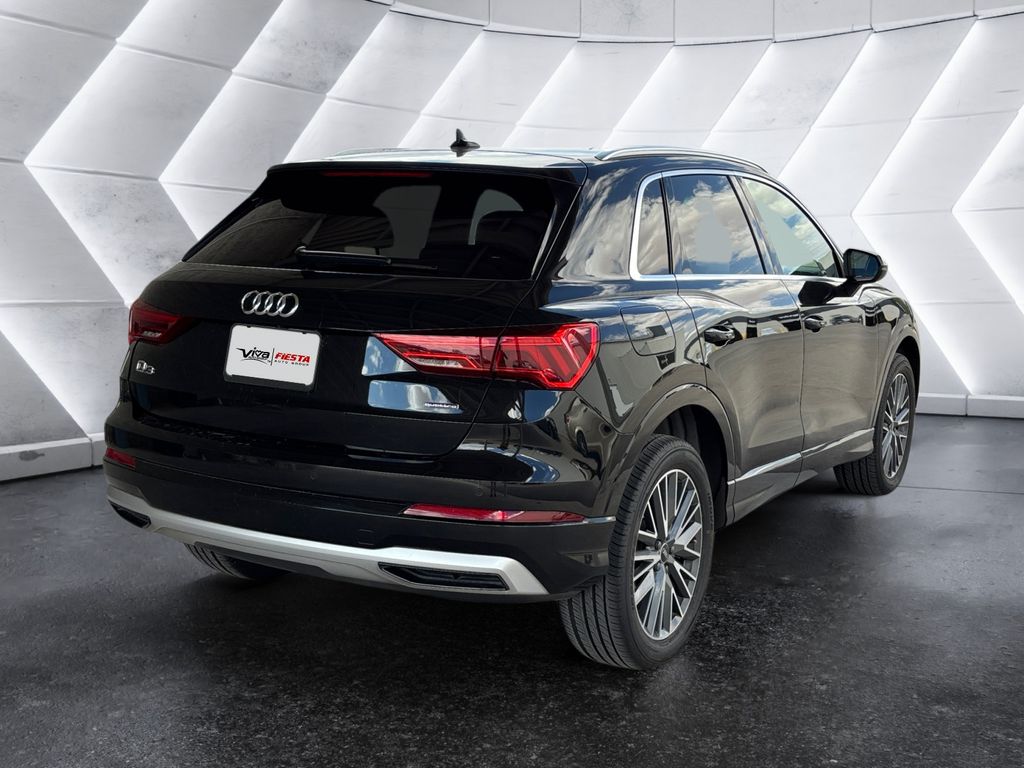 2022 Audi Q3 Premium photo 4
