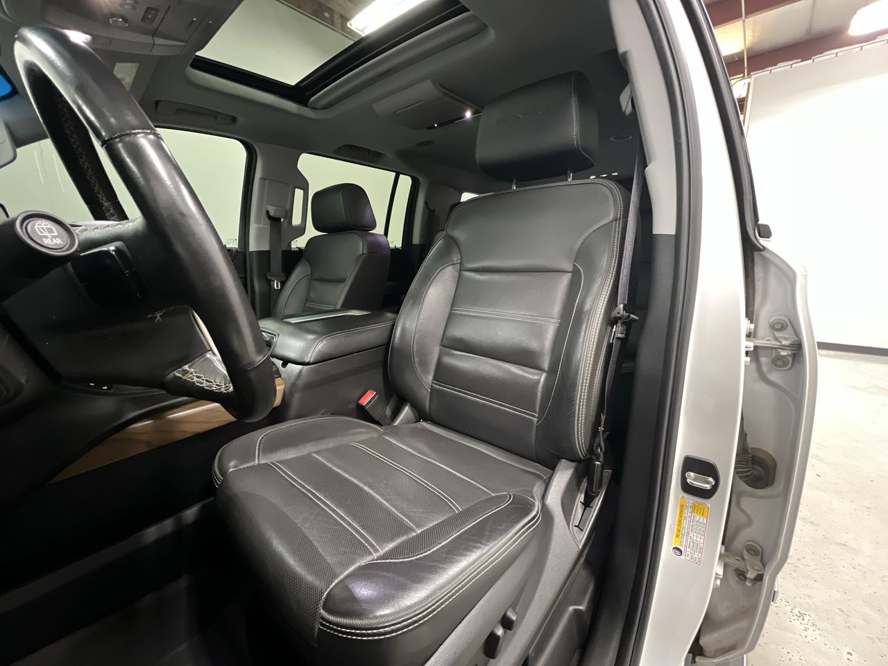 2020 Gmc Yukon XL Denali photo 16