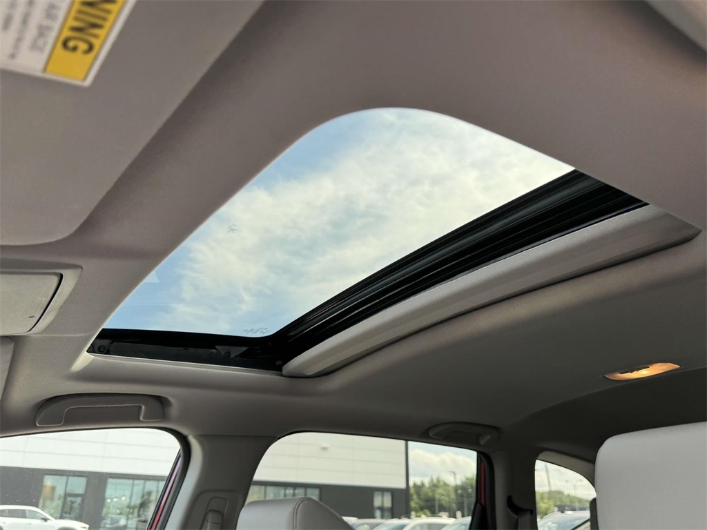 2021 Honda CR-V Touring photo 4