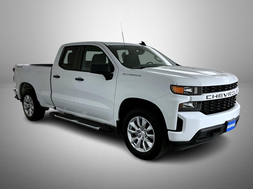 2022 Chevrolet Silverado 1500 Custom photo 3