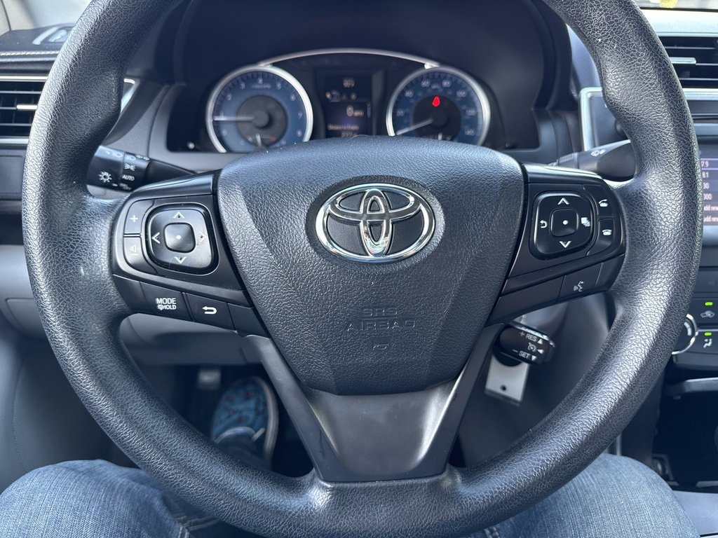2017 Toyota Camry LE photo 21