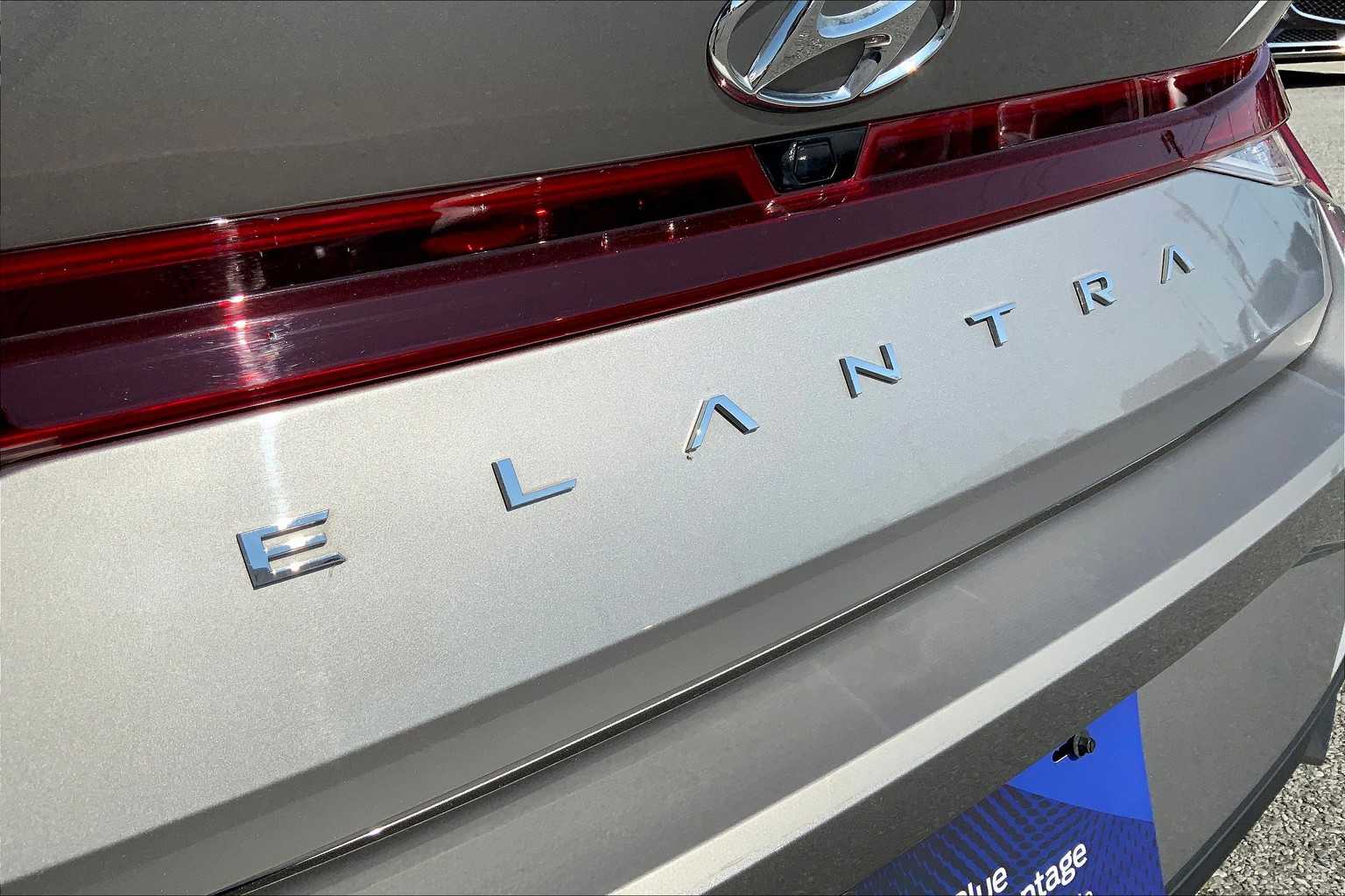 2023 Hyundai Elantra SEL photo 28
