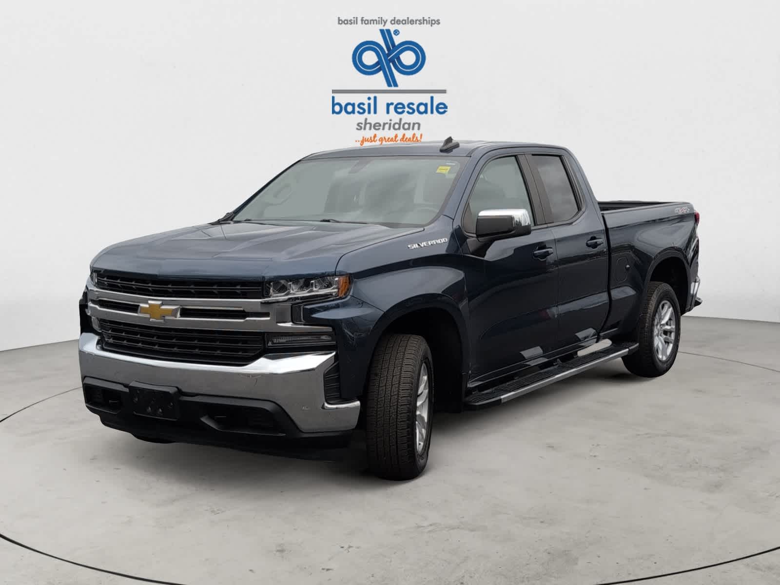 2019 Chevrolet Silverado 1500 LT photo 2