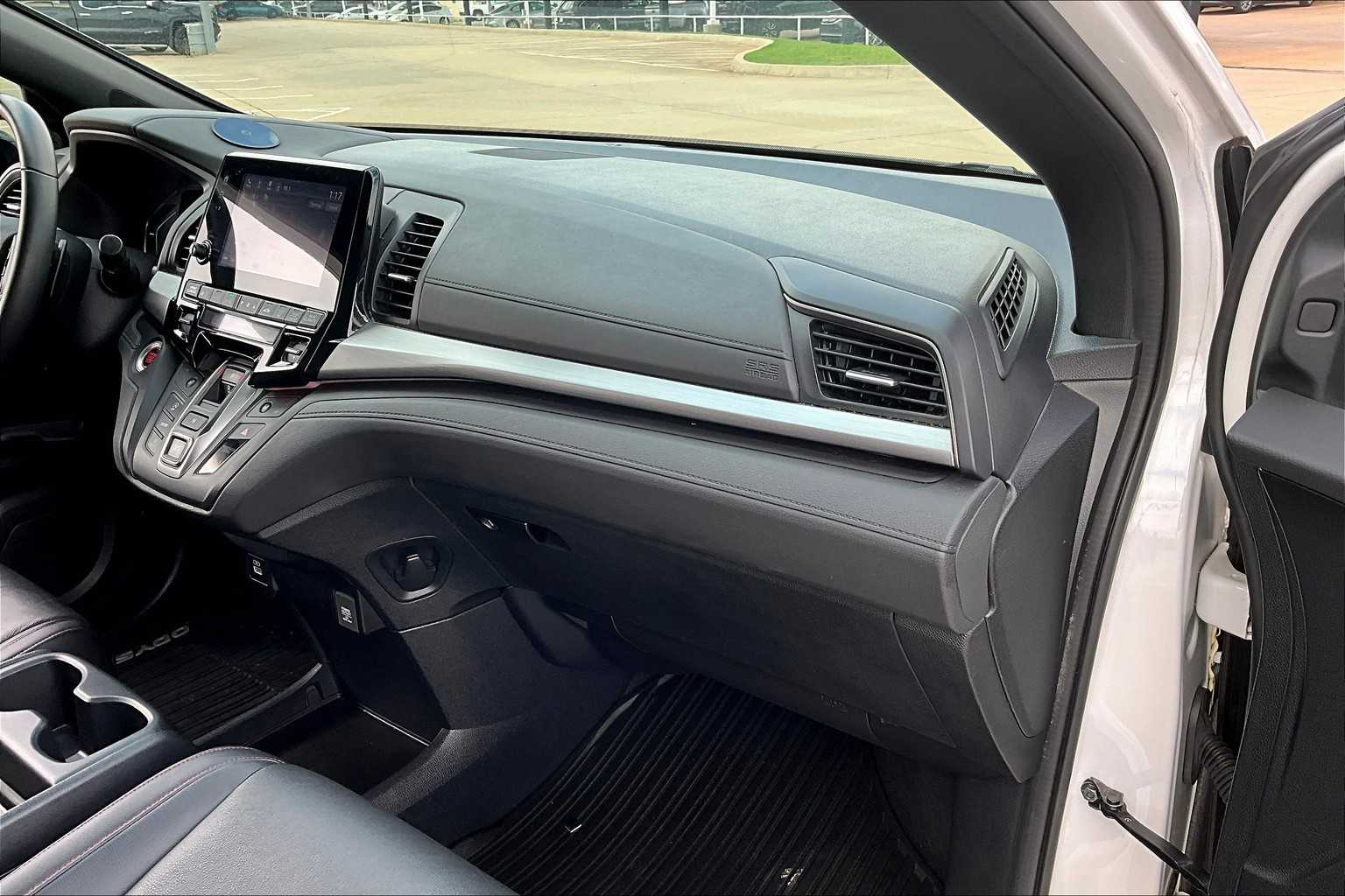2024 Honda Odyssey Sport photo 16