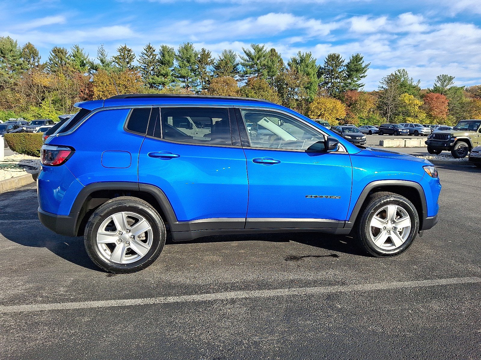 2022 Jeep Compass Latitude photo 3