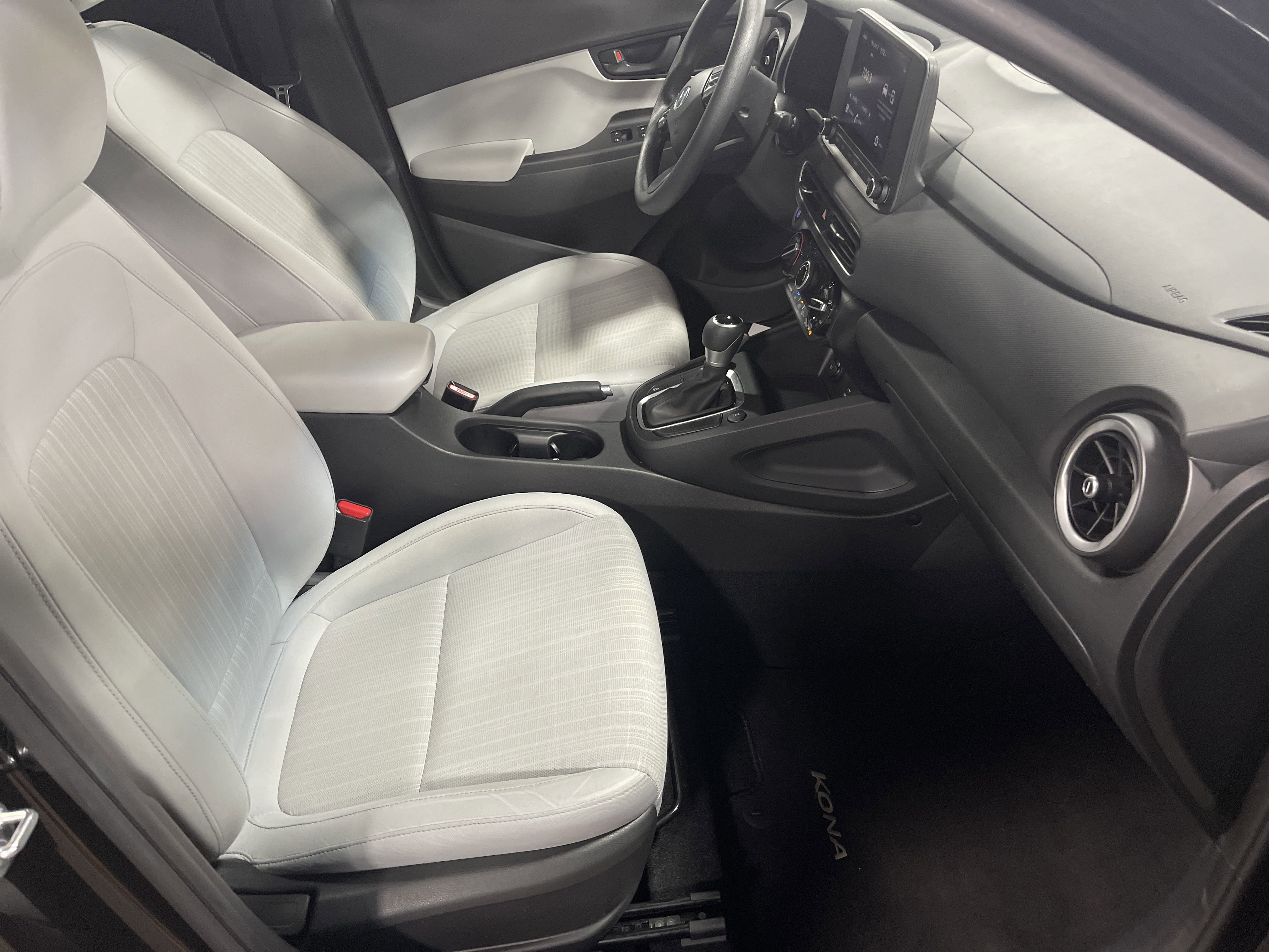 2022 Hyundai Kona SEL photo 5