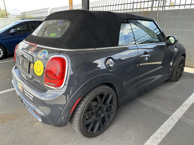 2018 Mini Cooper Convertible S photo 3