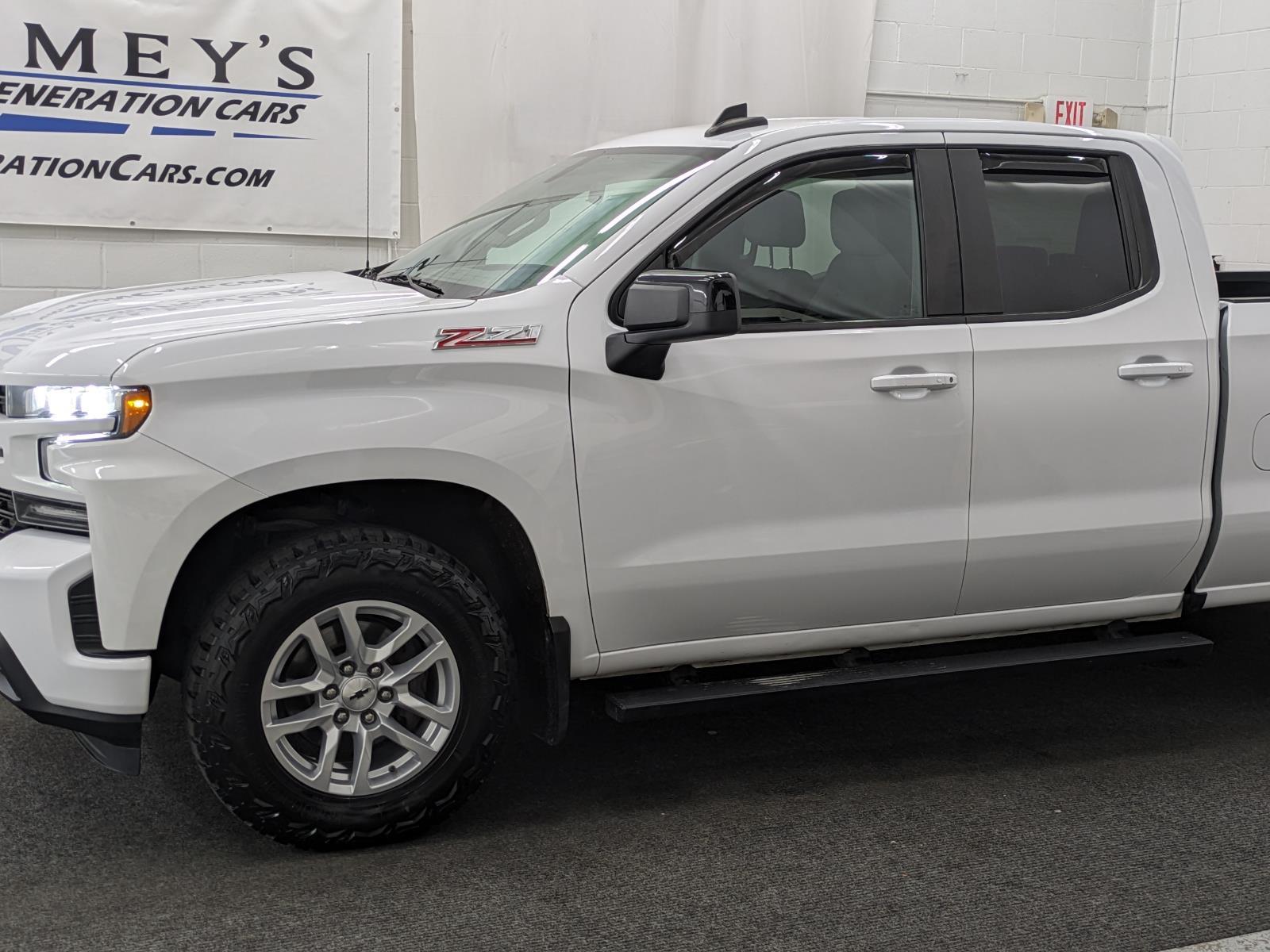2019 Chevrolet Silverado 1500 RST photo 2