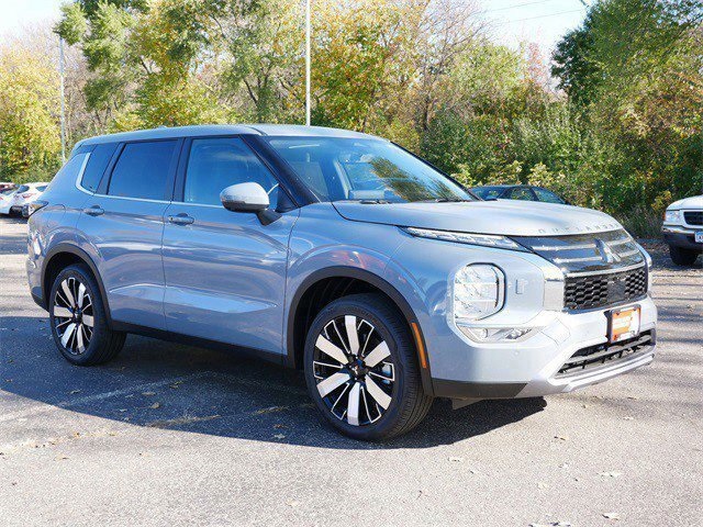 2025 Mitsubishi Outlander SE's photo