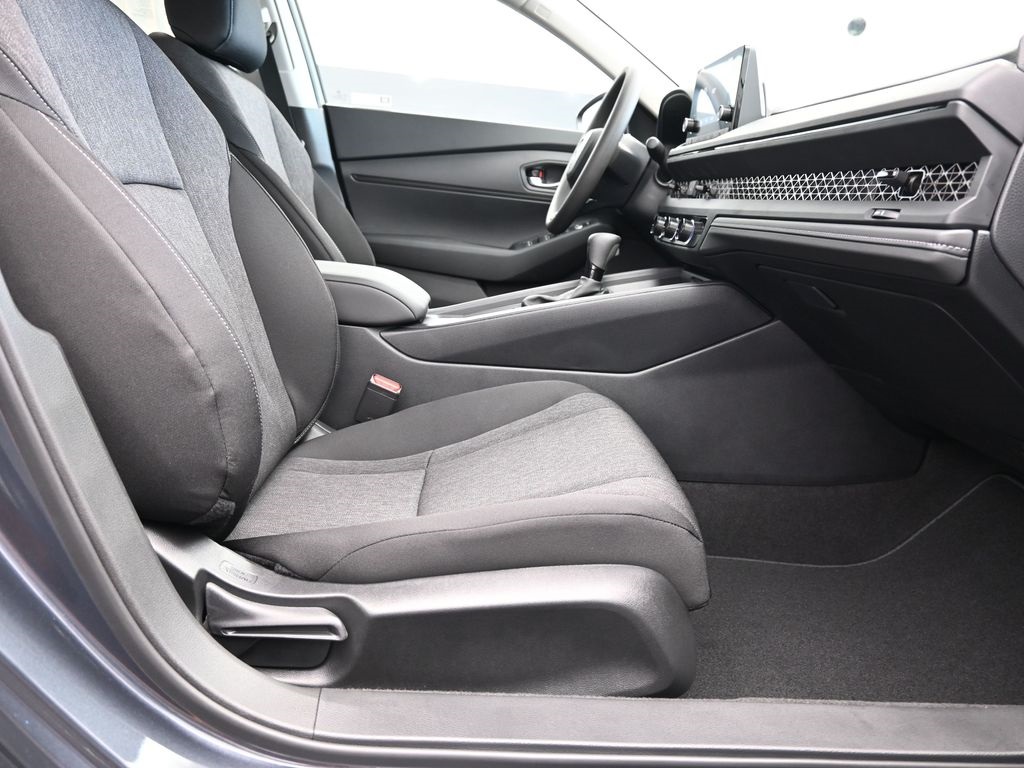 2025 Honda Accord 1.5T LX photo 27