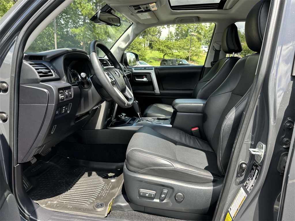 2024 Toyota 4Runner Limited photo 3