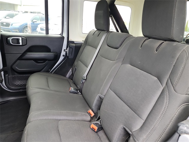 2020 Jeep Wrangler Unlimited Sahara photo 12