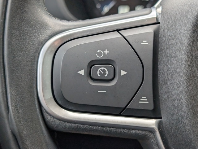 2019 Volvo XC60 T5 Momentum photo 24