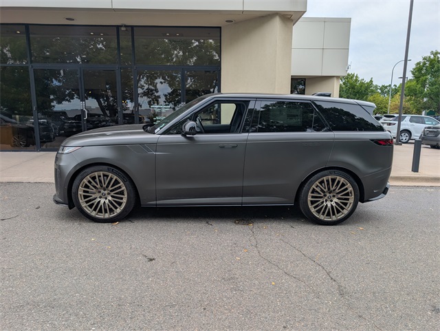 2025 Land Rover Range Rover Sport photo 3