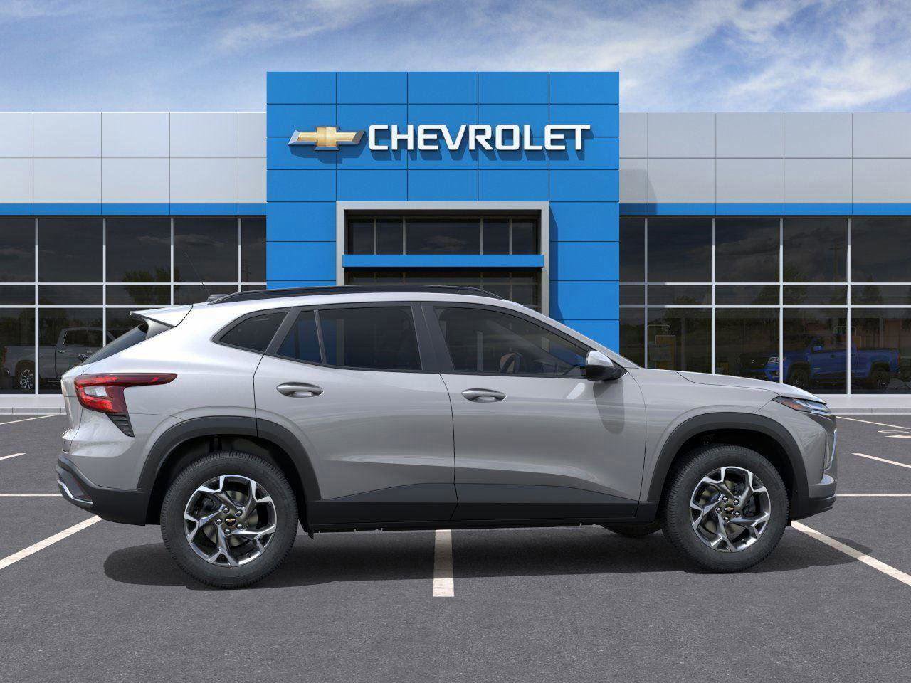 2025 Chevrolet Trax LT photo 4