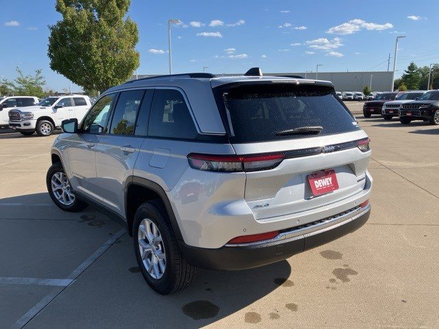 2023 Jeep Grand Cherokee Limited photo 4