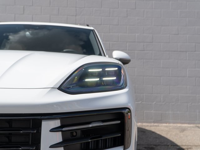 2026 Porsche Cayenne photo 11
