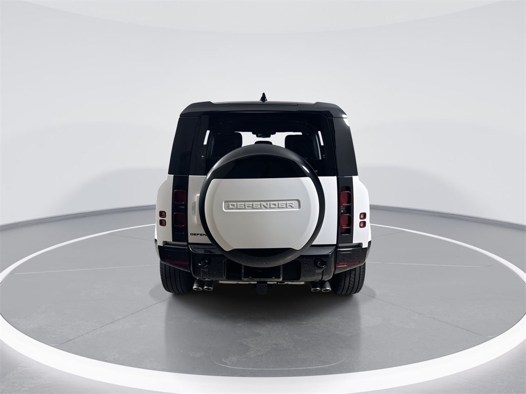 2025 Land Rover Defender 110 X-Dynamic SE photo 7