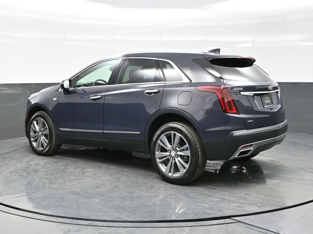 2025 Cadillac XT5 Premium Luxury photo 3