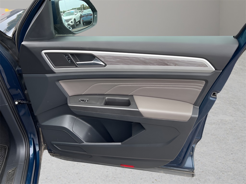2022 Volkswagen Atlas Cross Sport V6 SE Technology photo 21