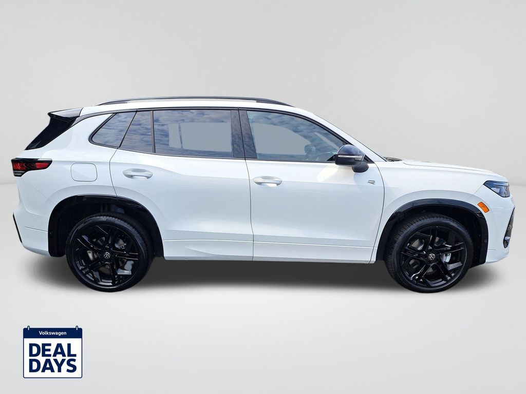 2025 Volkswagen Tiguan SE R-Line Black photo 4
