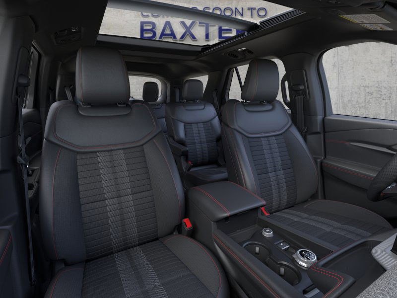 2025 Ford Explorer ST-Line photo 2
