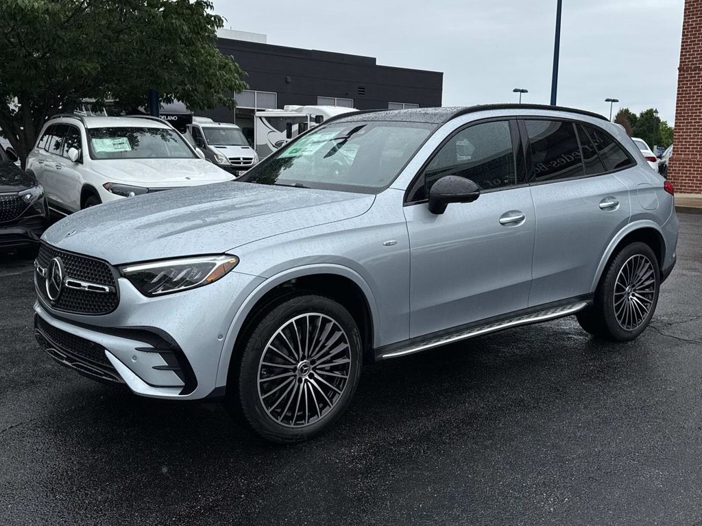 2025 Mercedes Benz GLC 350e 4MATIC photo 3