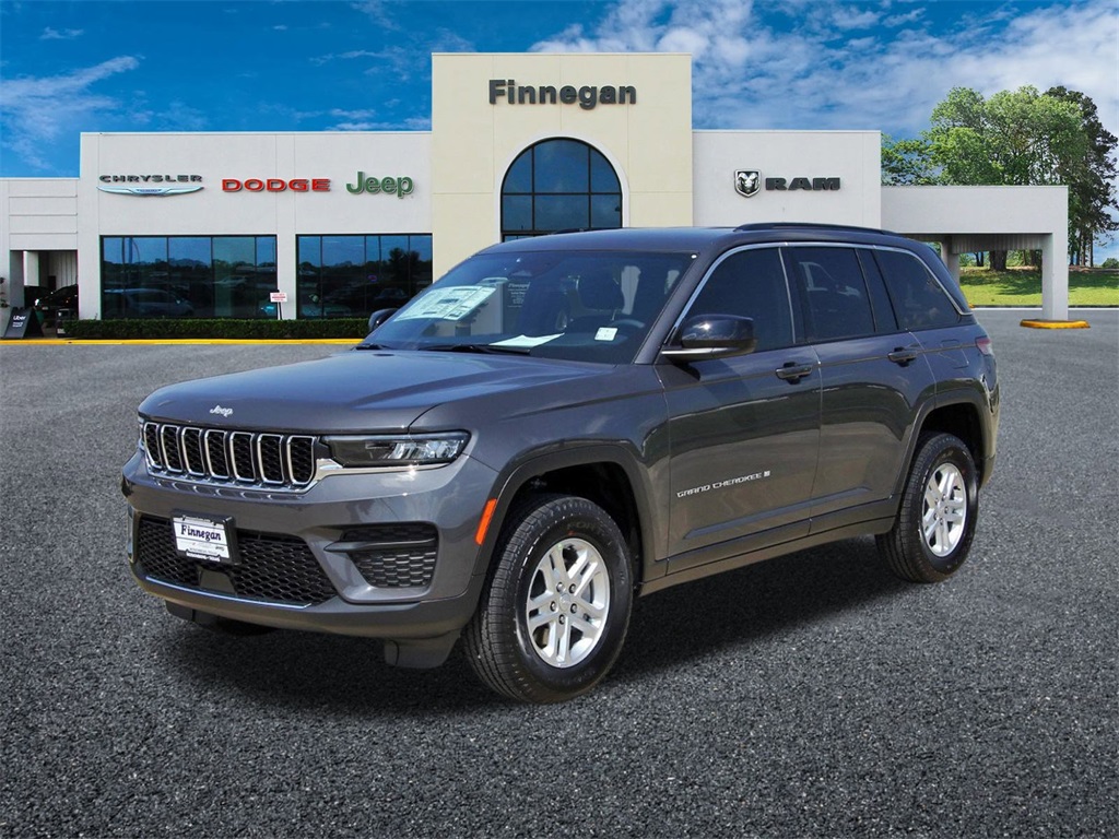 2025 Jeep Grand Cherokee - Image 3