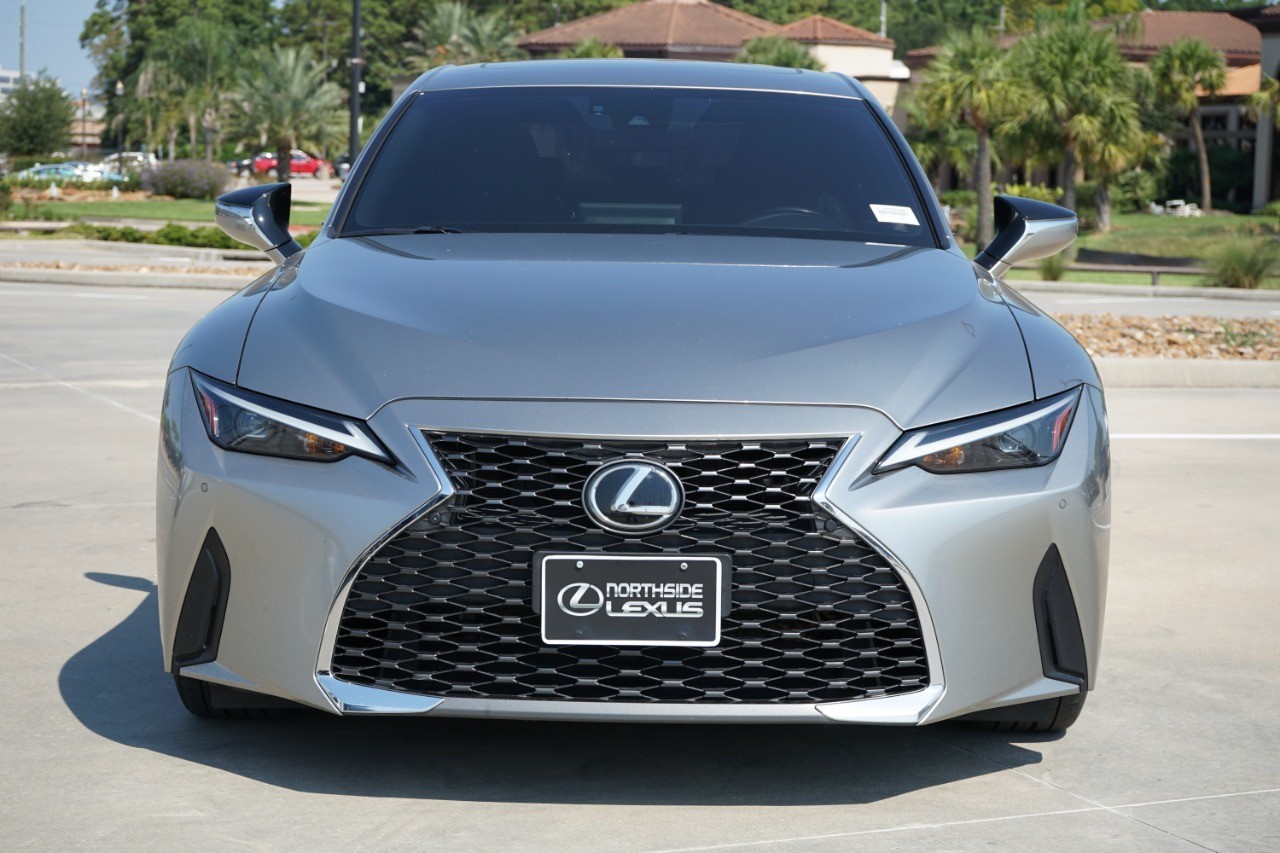 2023 Lexus IS 300 photo 2