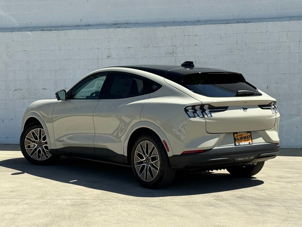 2025 Ford Mustang Mach-E Premium photo 4