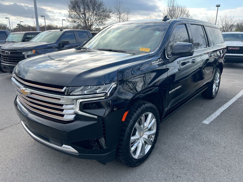 2022 Chevrolet Suburban High Country's photo