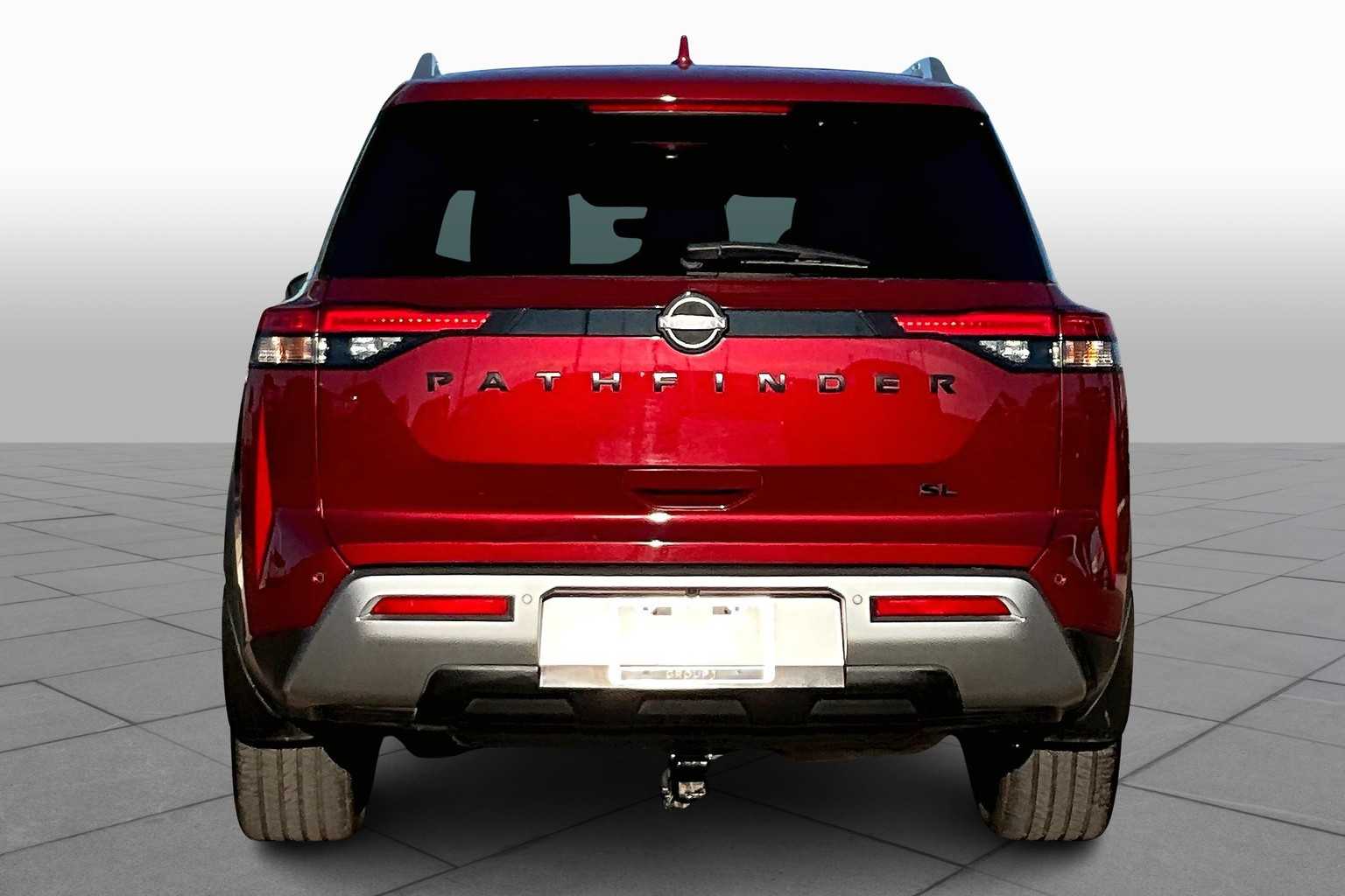 2023 Nissan Pathfinder SL photo 4