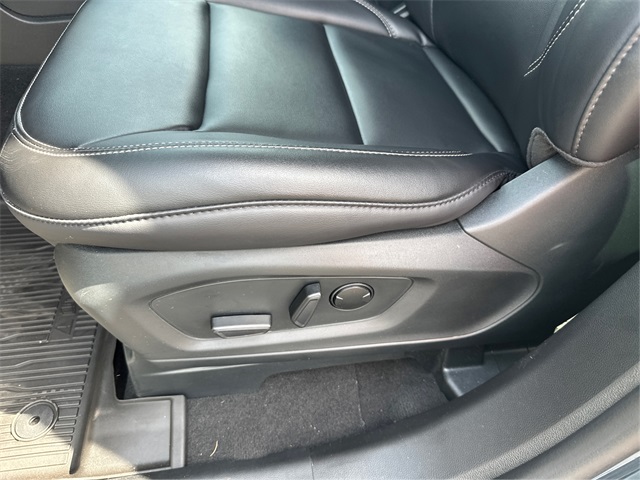 2023 Ford Explorer XLT photo 25