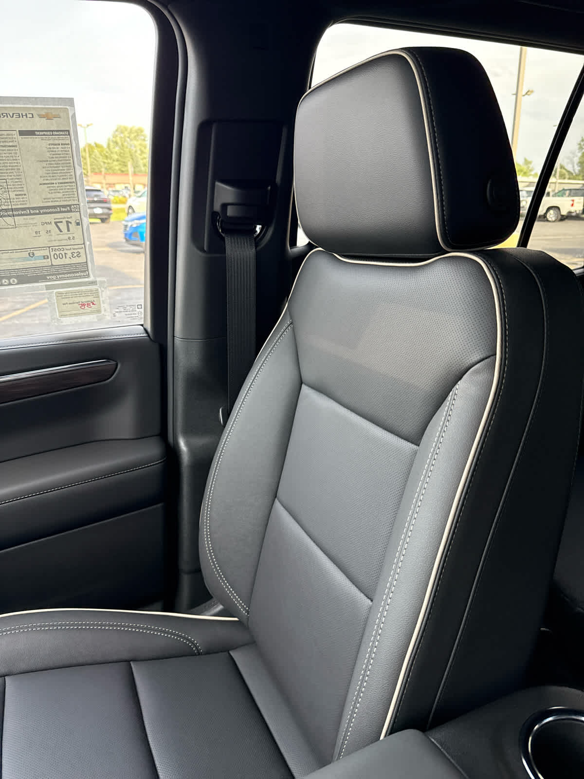 2025 Chevrolet Tahoe Premier photo 23